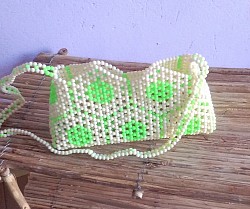 Sac à main produit par les femmes PDI et hôtes grace à la formation de Baark-Zaaka