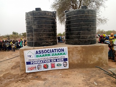 Forage à pompe solaire de Zanretenga