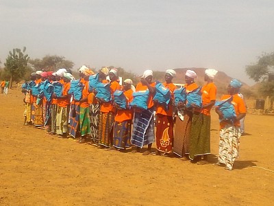 Remise de kits de dignité aux femmes PDI et Hôtes lors du lancement des 16 jours d'activisme à Kaya