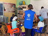 Séance de travail de la formation en copnfection de serviettes hygiéniques